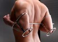 エルボーリストレインシステム