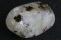 エメラルド入り！超高波動ロシア産フェナカイト・パームストーン32.8ct【最高品質・透明・光沢・レインボー・超激レア】