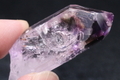 超透明＆超光沢！水入り＆ファントム！高波動ブランドバーグ産アメジスト15.0g【最高品質・超透明・超光沢・超激レア】