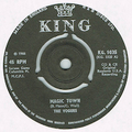 THE VOGUES / MAGIC TOWN