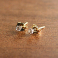 ピアス☆ロシア産フェナカイト（2.5mm）