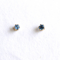ピアス☆希少 カラーチェンジ アウイナイト（2mm）