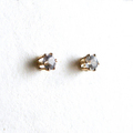 ピアス☆天然 非加熱 ホワイトサファイア（3mm）