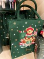 クリスマスバッグ　Harrods ハロッズ　2026クリスマスベアーとクリスマスロビン柄トートバッグ