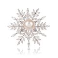 英国王室オフィシャル　エリザベス女王　スノーフレーク　雪の結晶　パールブローチ　ペンダント 2ways