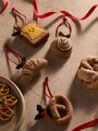 フェルトオーナメント4個　フェルトのクリスマスオーナメント4個セットクリスマス　誕生日　引っ越し祝い　記念日　ロンドン直輸入　