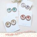 お花を閉じ込めたサークルピアス