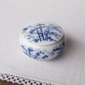 陶器の薬味入れ/珍味入れ/昭和レトロ食器【有田焼呉須染付竹林柄蓋付き平たい円形】