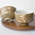 淡い宇治抹茶色の茶刷毛目茶三昧文字角煎茶湯呑み