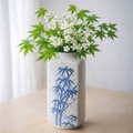 昭和レトロな白吹き藍色染付笹の葉竹林図長角型花瓶