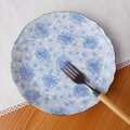 洋食にも和食にも♪淡い水色の花柄平皿20.4cm