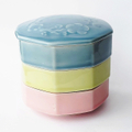 昭和初期/ピンク黄色水色の可愛いカラー/梅花図柄の八角円形三段重箱