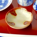 フチさび貫入つまみ円形の豆鉢/のぞき/醤油皿/小付け鉢