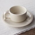 持ち手が個性的なアイボリー厚口レトロ紅茶ティーカップ＆ソーサー