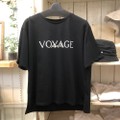 きれいめコットン天竺　ロゴTシャツ（VOYAGE）　BK