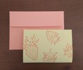 色封筒とカード　イチゴ/strawberry