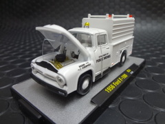 M2　1/64 ﾀﾞｲｷｬｽﾄﾓﾃﾞﾙ　　AUTO-TRUCKS ◆ 1956 Ford F-100 　Utility Bed Truck.　現地厳選仕入れ・特選商品　　ケース付です★限定モデル・F-100！　　