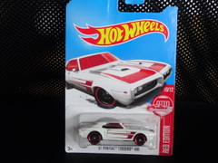 Hotweels　1/64　ﾀﾞｲｷｬｽﾄﾓﾃﾞﾙ　★'67 PONTIAC FIREBIRD　400　/　RedEdition　★クロームレッドのホイルリムが素敵なRED-EDITION！