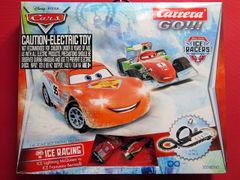 Carrera Go　1/43 ｺｰｽｾｯﾄ　62360◆”カーズ・アイスレーシング”set　Disney/Pixar  Ice Racing Set, 　　ホームサーキット・フルセット　　可愛いマシンが2台付 ★プレゼントにも最適なコースセットです！