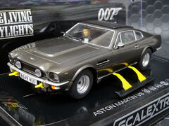 Scalextric 1/32 ｽﾛｯﾄｶｰ　C4239 ◆Aston Martin V8.  007 James Bond - The Living Daylights.   “ 007/リビング デイ ライツ" アストンマーチンV8　◆再入荷！