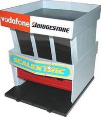 Scaｌextric　1/32　ｺｰｽｻｲﾄﾞｱｸｾｻﾘｰ　　C8321◆ピットガレージ　　　ピットロードを豪華に演出！　　★ジオラマサーキット作ろう！