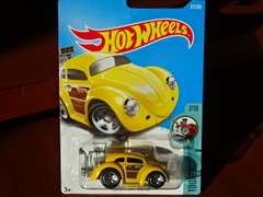 ﾎｯﾄｳｨｰﾙ　1/64　ﾀﾞｲｷｬｽﾄﾓﾃﾞﾙ　★VW「TOONDE」 イエロー　★でっかいエンジンがむき出しのホットなビートルがカワイイ！！　