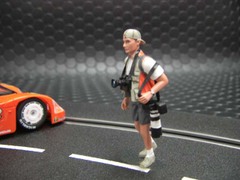 LeMans miniatures 1/32 ﾌｨｷﾞｭｱ 　　132011◆The Reporter Peter　　取材カメラマン　　 精巧フィギュア★お勧めの逸品！