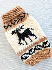 カウチンセータートナカイ「キャメル」