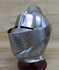 【レンタル商品】 中世 スチール製 クローズドヘルム