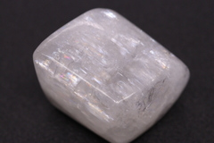 kazuyo◾️ロシア産ナトロライト原石 ロシア産ナトロライト 43mm原石 13.6g (ID:79991) | 榎本通商