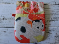 ＊古布リメイク・バネ口ポーチ・デジカメケース＊黒目勝ちの猫＊昭和レトロ