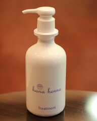 ハナヘナトリートメント　350ml　3740円⇒3600円