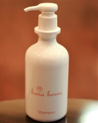 ハナヘナシャンプー　350ml　3740円⇒3600円