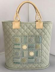 ビーズ刺繍とお花レースのバッグ