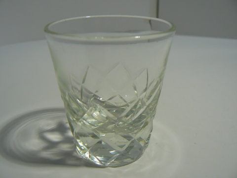 昭和レトロ　カットガラスのお猪口　中古