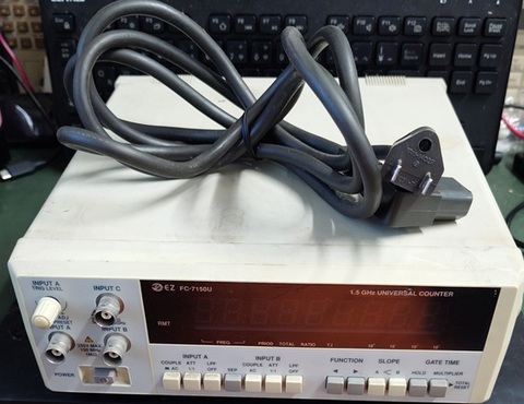 中古品 EZ DIGITAL製 1.5GHz周波数カウンター FC-7150U