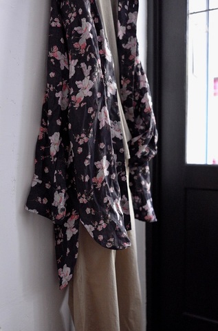 ICHI Antiquites LINEN FLOWER PRINT ラグランスリーブのチュニックシャツ