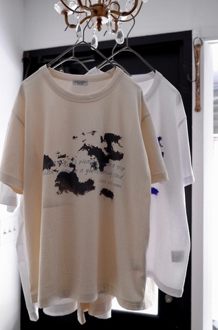 CLOSELY cloud print tee