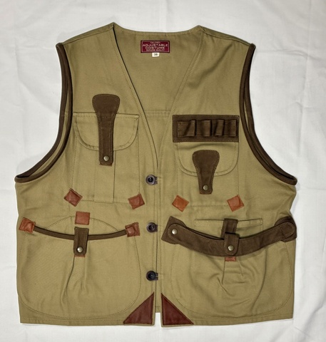 ADJUSTABLE COSTUME