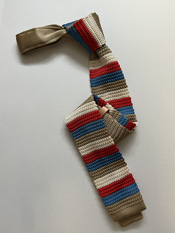ADJUSTABLE COSTUME