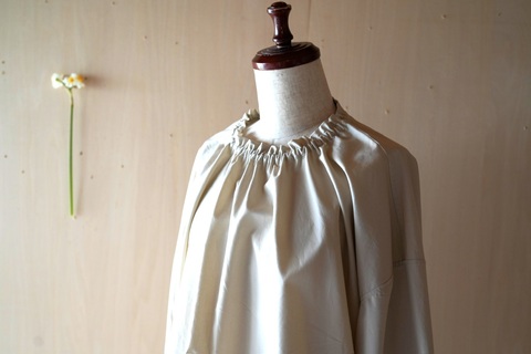 シュクレブラウス　コットン　キナリ色