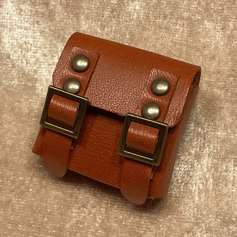 ポーチM/バックルA【20/ライトブラウン】