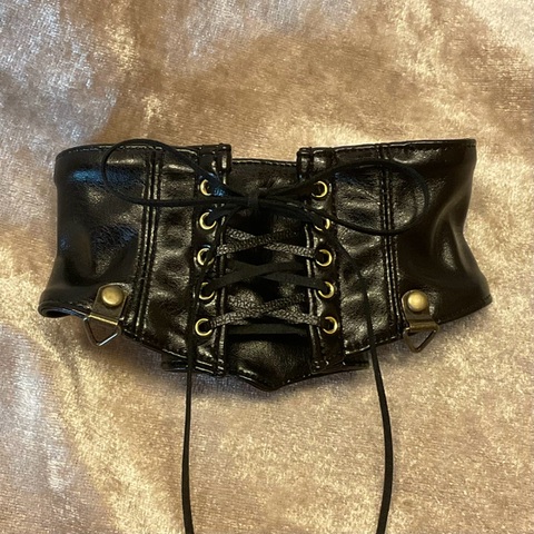 フリー対応コルセット30