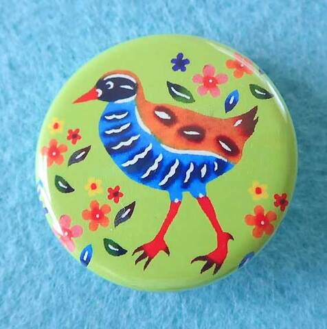 紅型柄缶バッジ（ヤンバルクイナ）