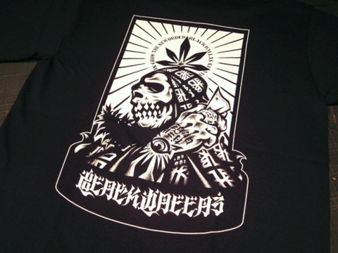 BLACK DALLAS/ブラックダラス"NEW ORDER" Tシャツ Artwork by USUGROW（ウスグロ）