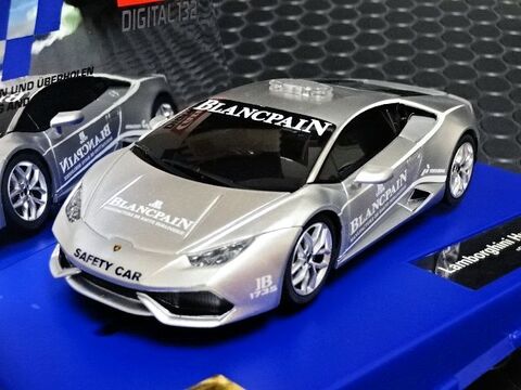 カレラデジタル132スロッカー 「ランボルギーニ ウラカン」新品未開封未使用美品 ランボルギーニ ウラカン スロットカー 新品 カレラデジタル132