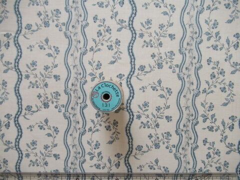 小関鈴子さん監修刺繍ブラウス　新品未使用 小関鈴子 La clochette