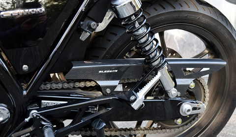 【CB1100】カーボン・チェーンガード（塗装済み品）