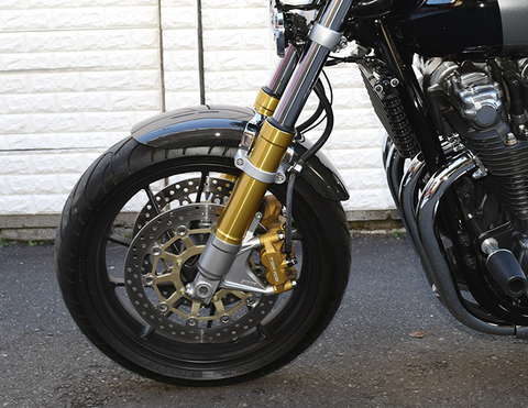 【CB1100RS】カーボン・フロントフェンダー（ショートタイプ）クリア塗装済み品