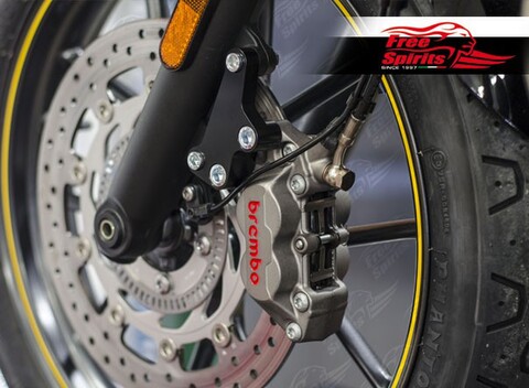 Freespirits ブレンボキャリパーマウントキット Triumph Street Cup用 4POD(ゴールド) Code303819